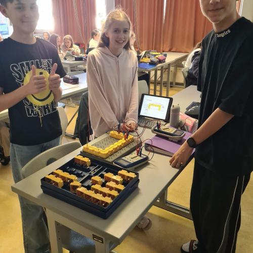 Ohm'sches Gesetz 4a 24-25