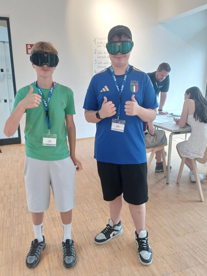 Handy weg, Brille auf